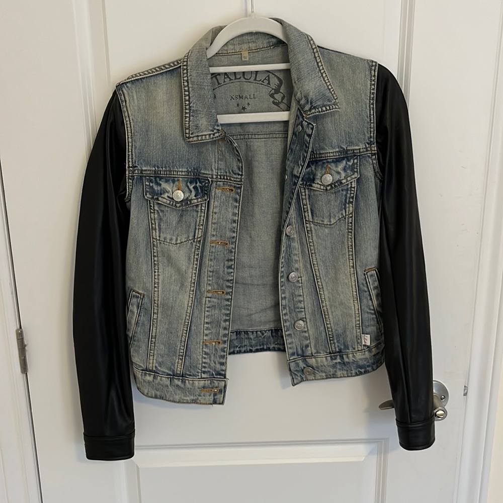 Aritzia Talula Jean jacket with leather sleeves xs